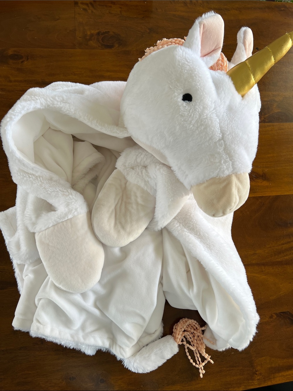 PILLOWFORT | Unicorn Hooded Plush Blanket